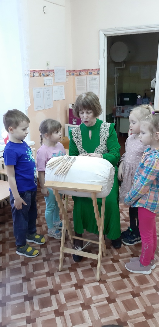"Кружевница-мастерица в гостях у детей детского сада".
